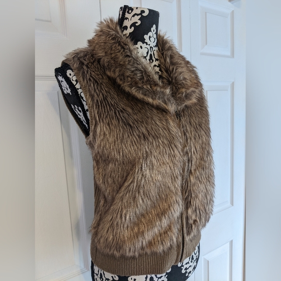 EUC Ladies Arizona Faux Fur Sweater Vest Light Brown Full Front Zipper Sz L - Picture 3 of 10